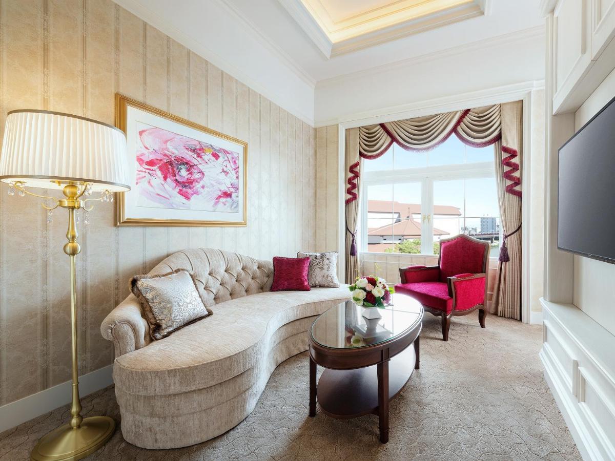 Takarazuka Hotel Luaran gambar