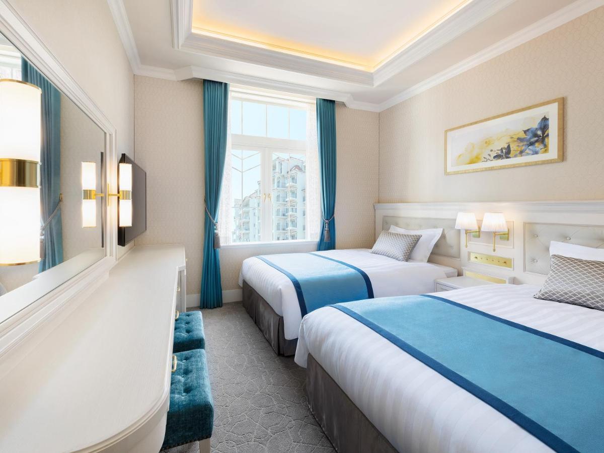 Takarazuka Hotel Luaran gambar