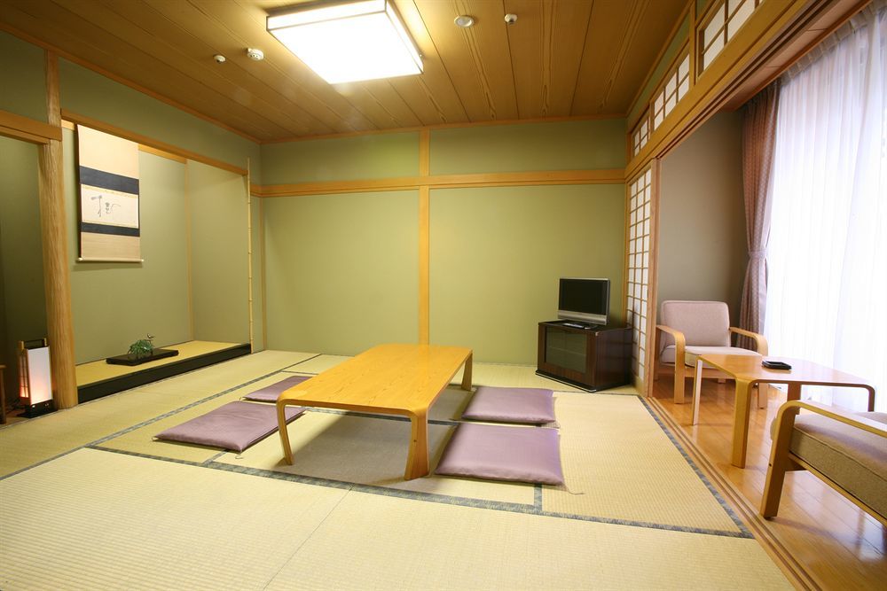 Takarazuka Hotel Luaran gambar