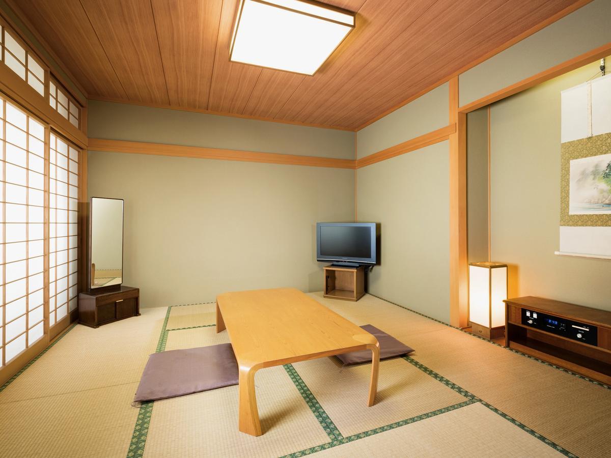 Takarazuka Hotel Luaran gambar