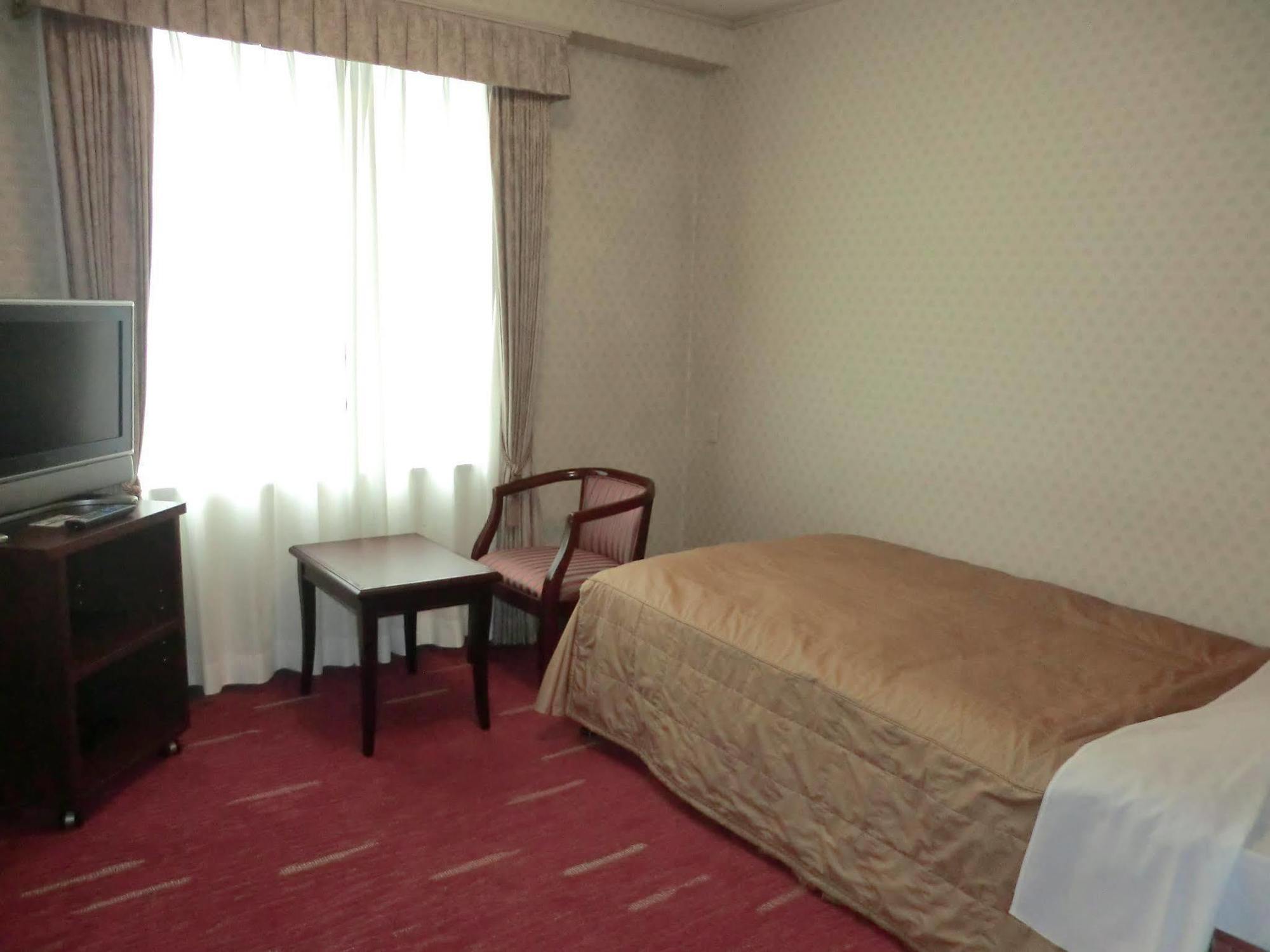 Takarazuka Hotel Luaran gambar
