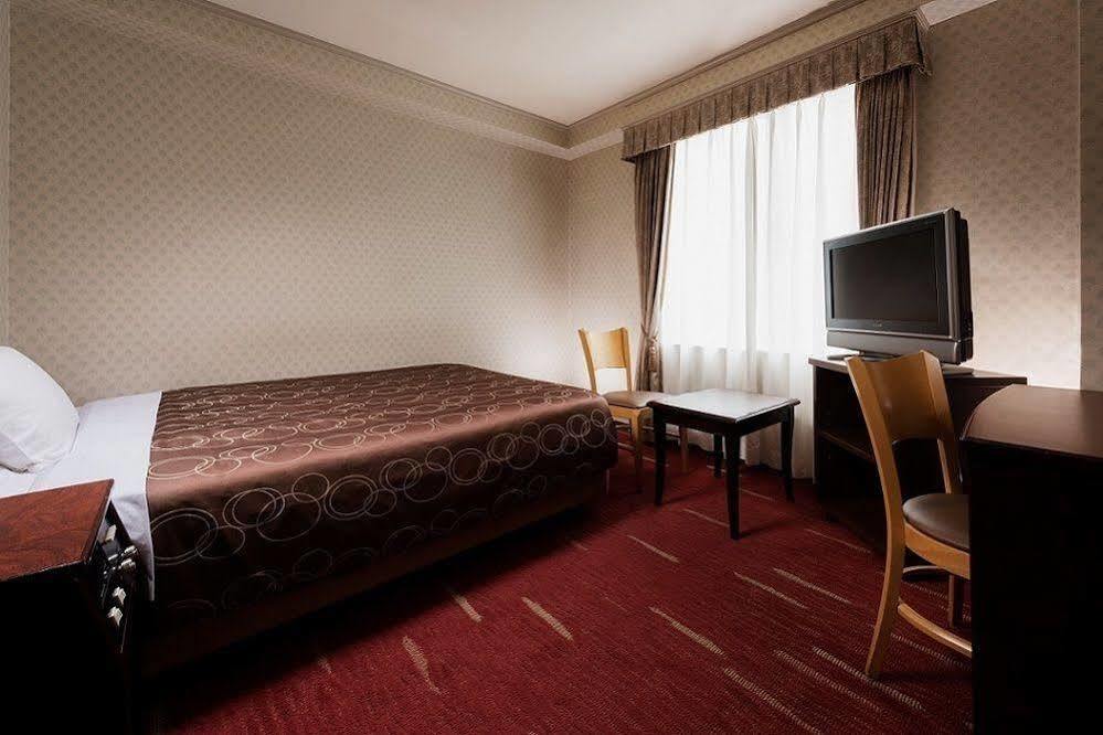 Takarazuka Hotel Luaran gambar